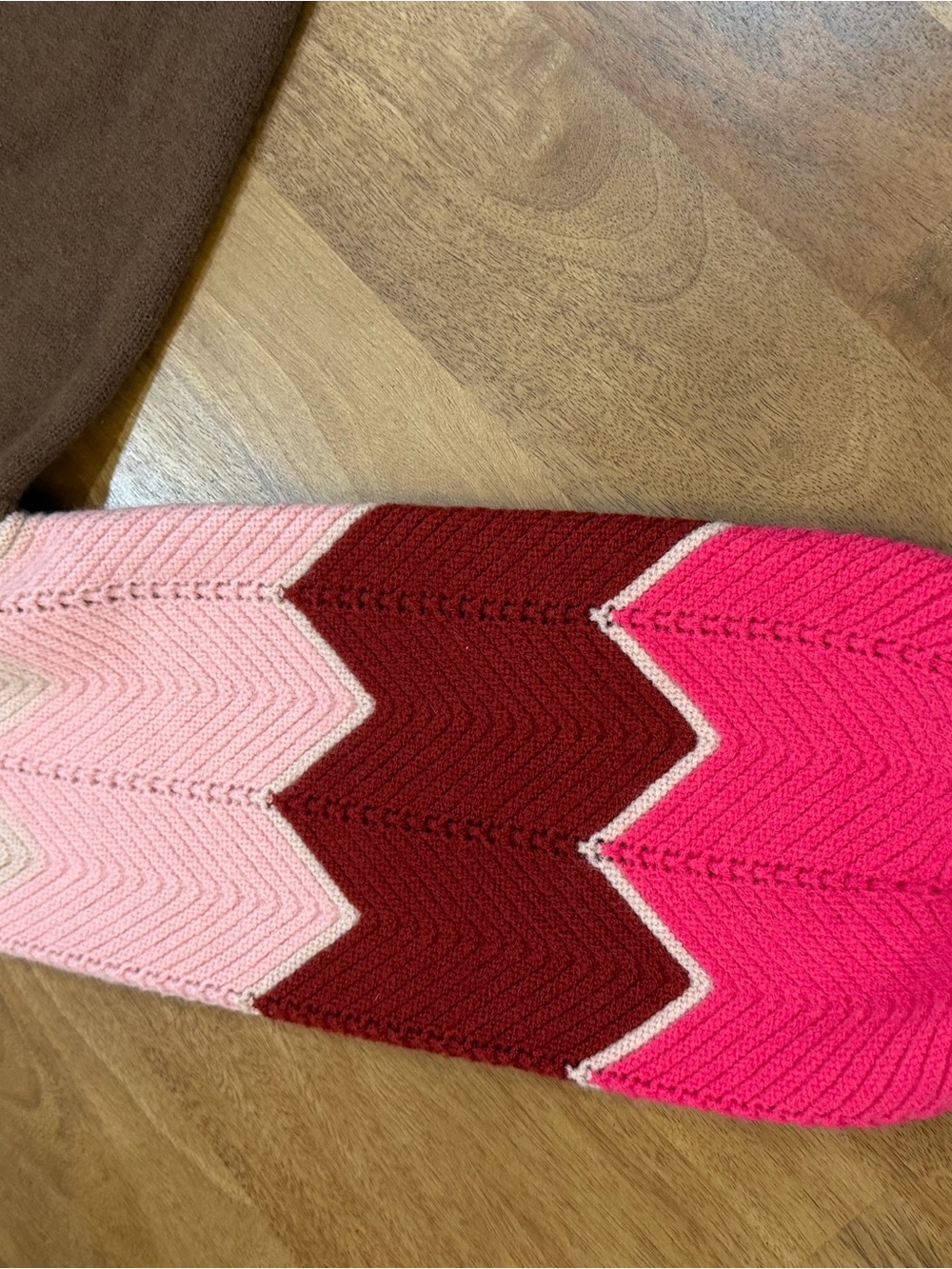 Pink Lily Brown Sweater w/ Pink, Red & Orange Stripes on Puffy Sleeves Size M - Picture 5 of 11